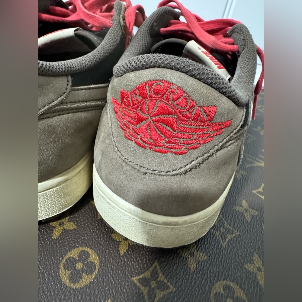 Travis Scott/Cactus Jack x Nike Jordan 1 Retro Low in Mocha with COA - Picture 6 of 16